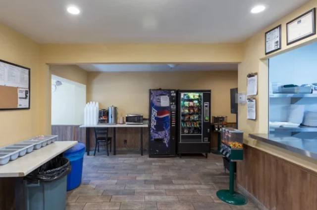 Crossroads - Midtown Campus for Men