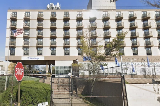 Camelot - Queens - Saratoga Family Inn