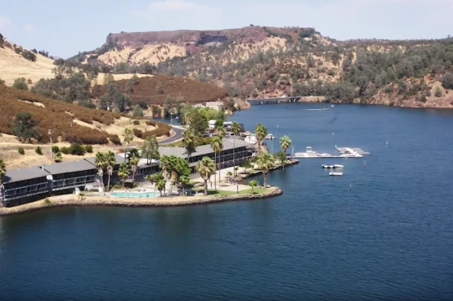 The Lakes at Black Creek