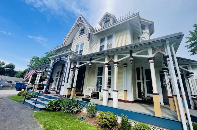 Recovery Mansion on Grand