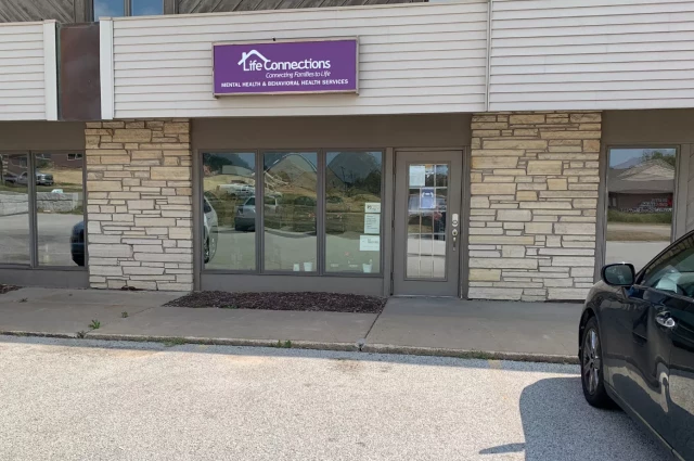 Life Connections Bettendorf