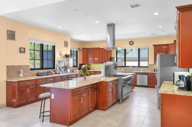 Vanity Wellness Sober Living