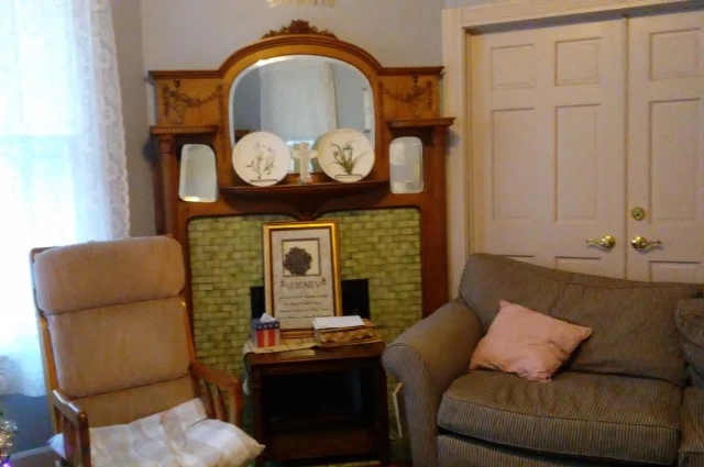 Amethyst House - North Walnut Street