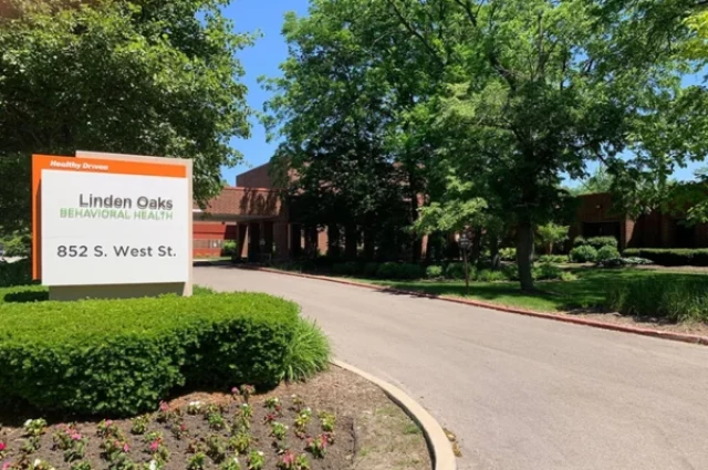 Linden Oaks Hospital 852 South West Street
