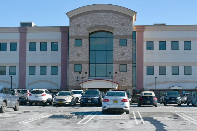 Garnet Health Medical Center