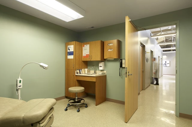 Lawndale Christian Health Center - Ogden Avenue