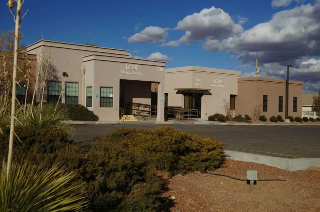 La Clinica De Familia 510 East Lisa Drive