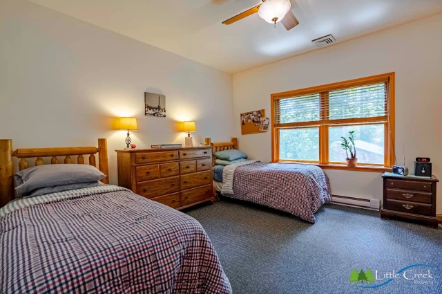 Little Creek Lodge