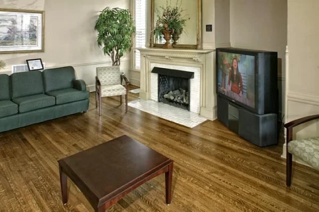 Serenity Recovery Centers 1094 Poplar Avenue