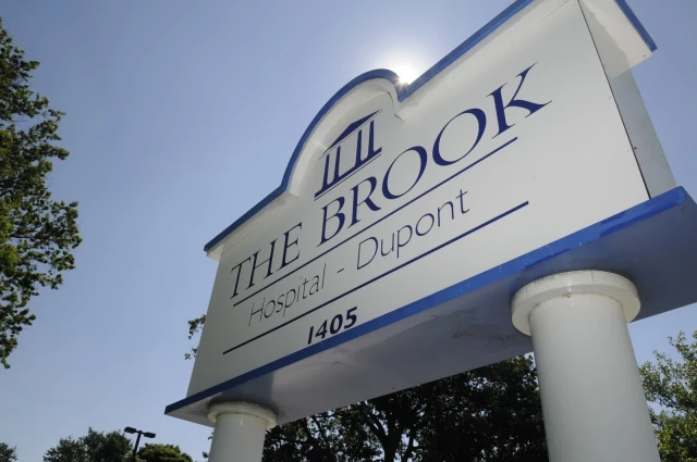 Brook Hospital - Dupont