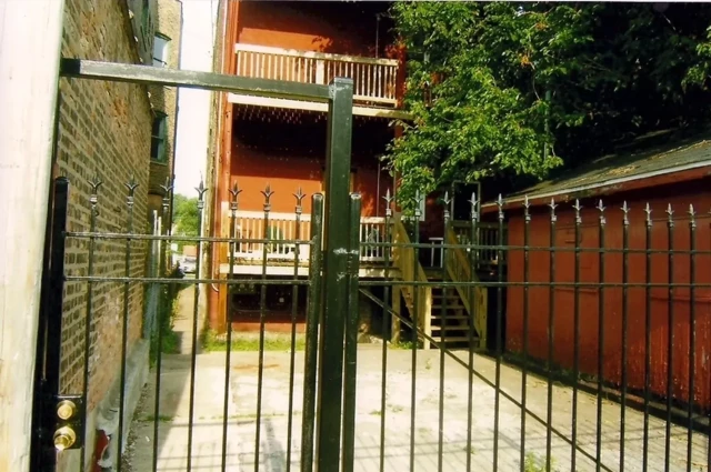 Yana House