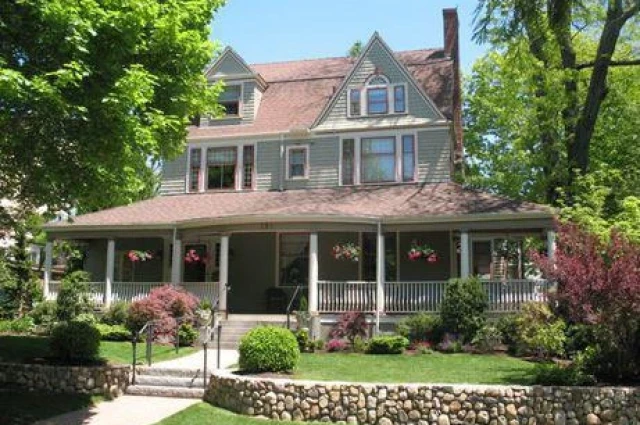 Monte Nido - Laurel Hill