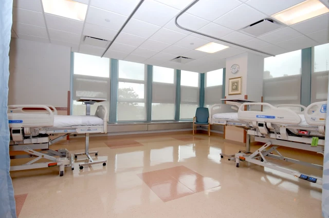 Metropolitan Hospital Center - Day Treatment