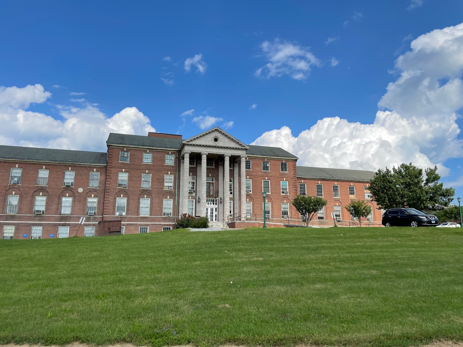 Connecticut Valley Hospital - Addiction Services